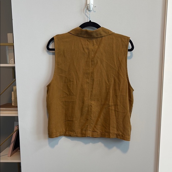 Lou & Grey Sleeveless Button Up Shirt - Picture 3 of 3